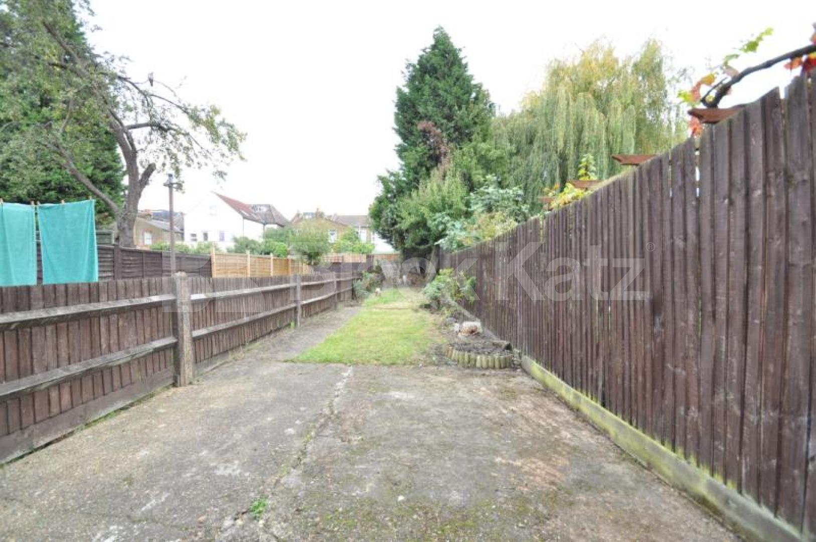 			NEW INSTRUCTION, 3 Bedroom, 1 bath, 1 reception Apartment			 Merton Road, Wimbledon 